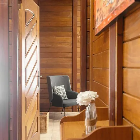Casa Da Poesia Chalet Pedreiras (Leiria)