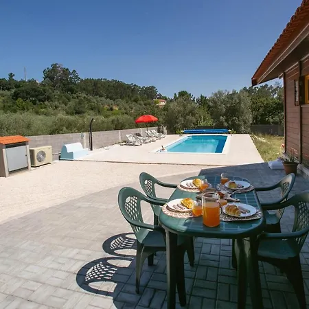 Casa Da Poesia Pedreiras (Leiria)