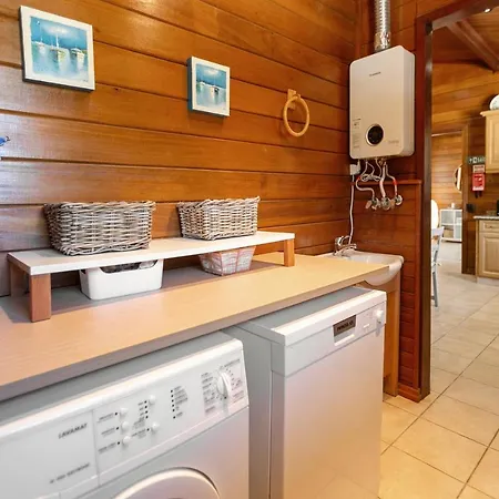 Casa Da Poesia Chalet Pedreiras (Leiria)
