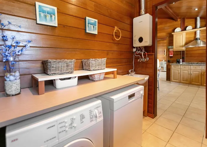 Casa Da Poesia Chalé Pedreiras (Leiria)